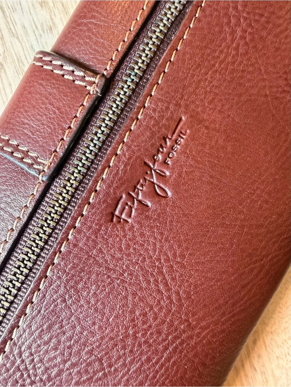 FOSSIL Fifty-Four Leather Clutch Wallet New Never Used